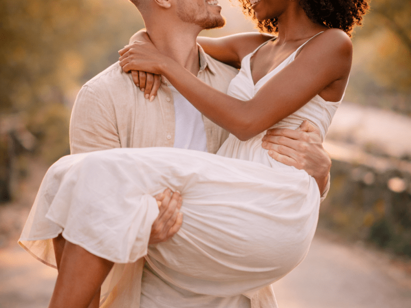 Couple : pourquoi c&rsquo;est important de renforcer sa relation avant de tomber&nbsp;enceinte.